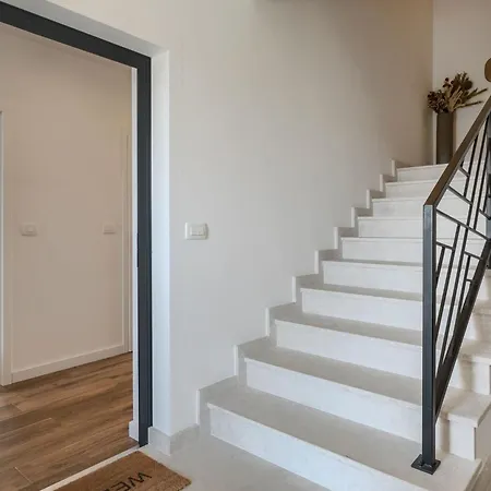 Apartment Charmante Mit Balkon By Interhome Novigrad Istria