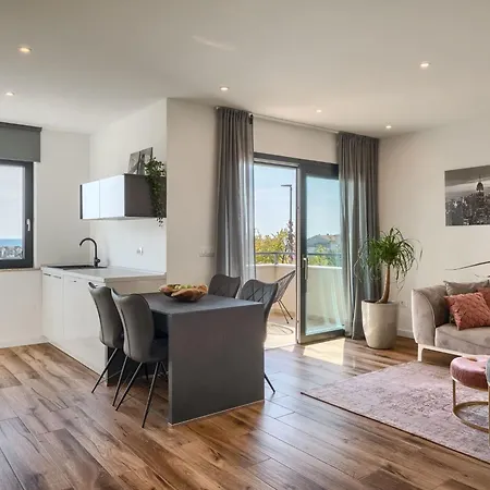 아파트 Charmante Mit Balkon By Interhome