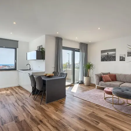Charmante Mit Balkon By Interhome